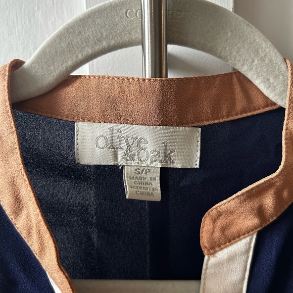 Navy Sz S sleeveless Blouse with tan and brown detailing - Picture 3 of 4